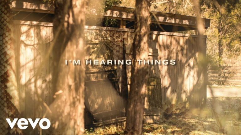 Justin Moore – Hearing Things (Lyric Video)