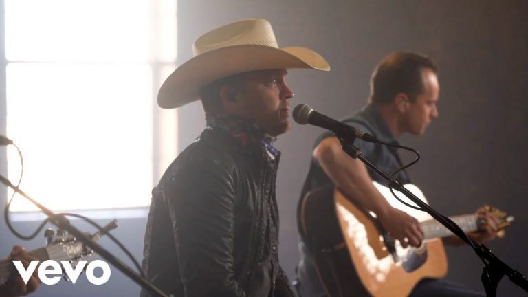 Justin Moore – We Didn’t Have Much (Acoustic)